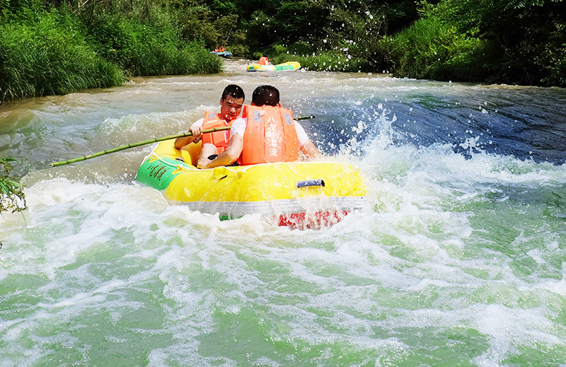 八龙峡漂流